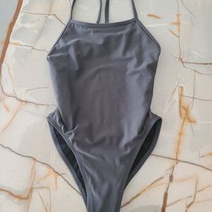 Jolyn Wayne Onepiece Practice Suit Size 30 in Asphalt Gray